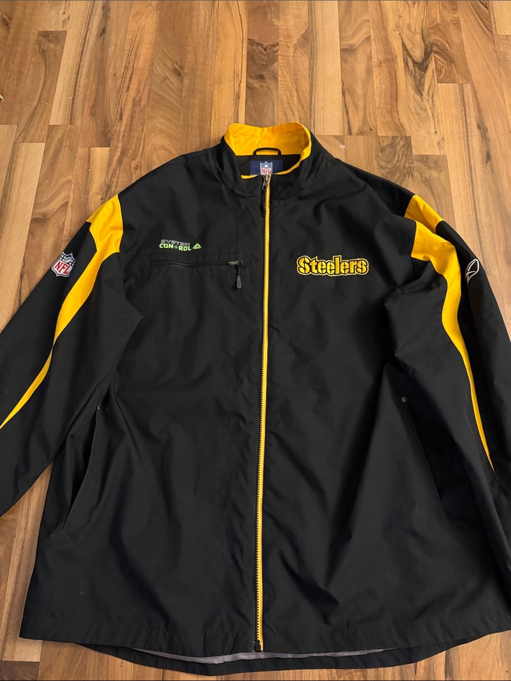 Reebok  Steelers Black & Yellow Windbreaker Jacket
